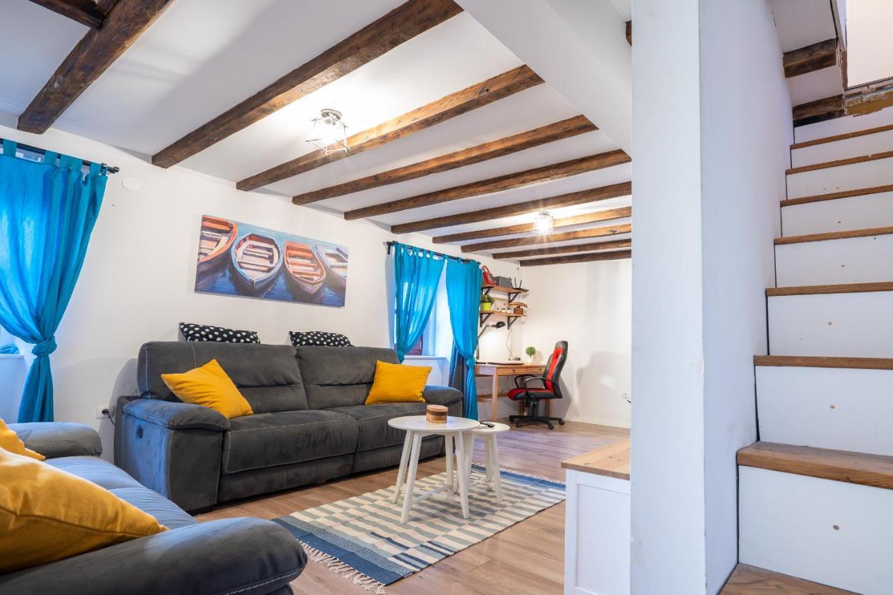 Holiday House Nova Stara Baška エクステリア 写真