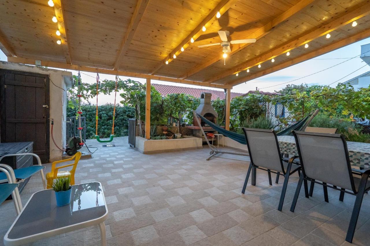 Holiday House Nova Stara Baška エクステリア 写真